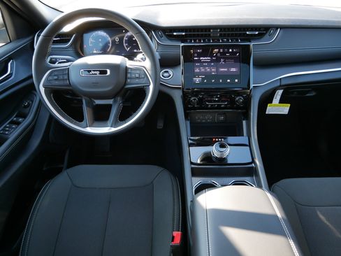 New 2026 Jeep Grand Cherokee Laredo X image 10