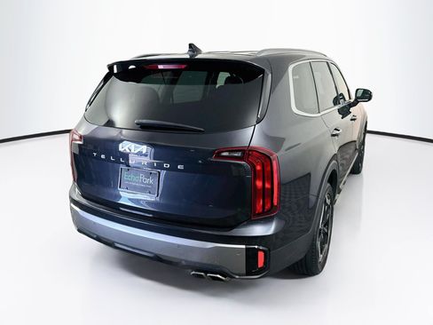 Used 2025 Kia Telluride S FWD image 9