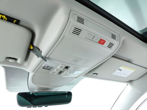 New 2025 Volkswagen Taos SEL image 27