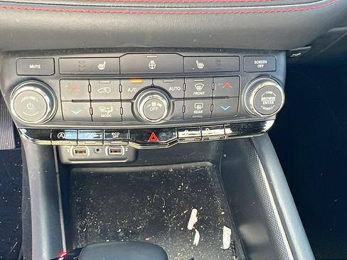 Used 2025 Dodge Durango GT image 35