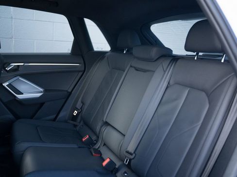 New 2025 Audi Q3 2.0T Premium image 9