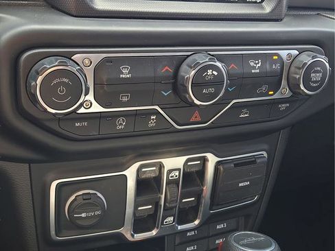 Used 2021 Jeep Gladiator Sport AWD/4WD image 14