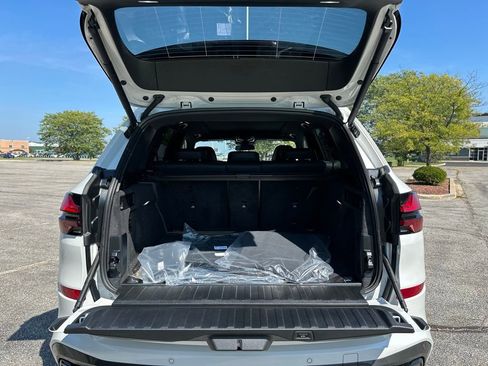 New 2026 BMW X5 xDrive40i w/ M Sport Package image 24