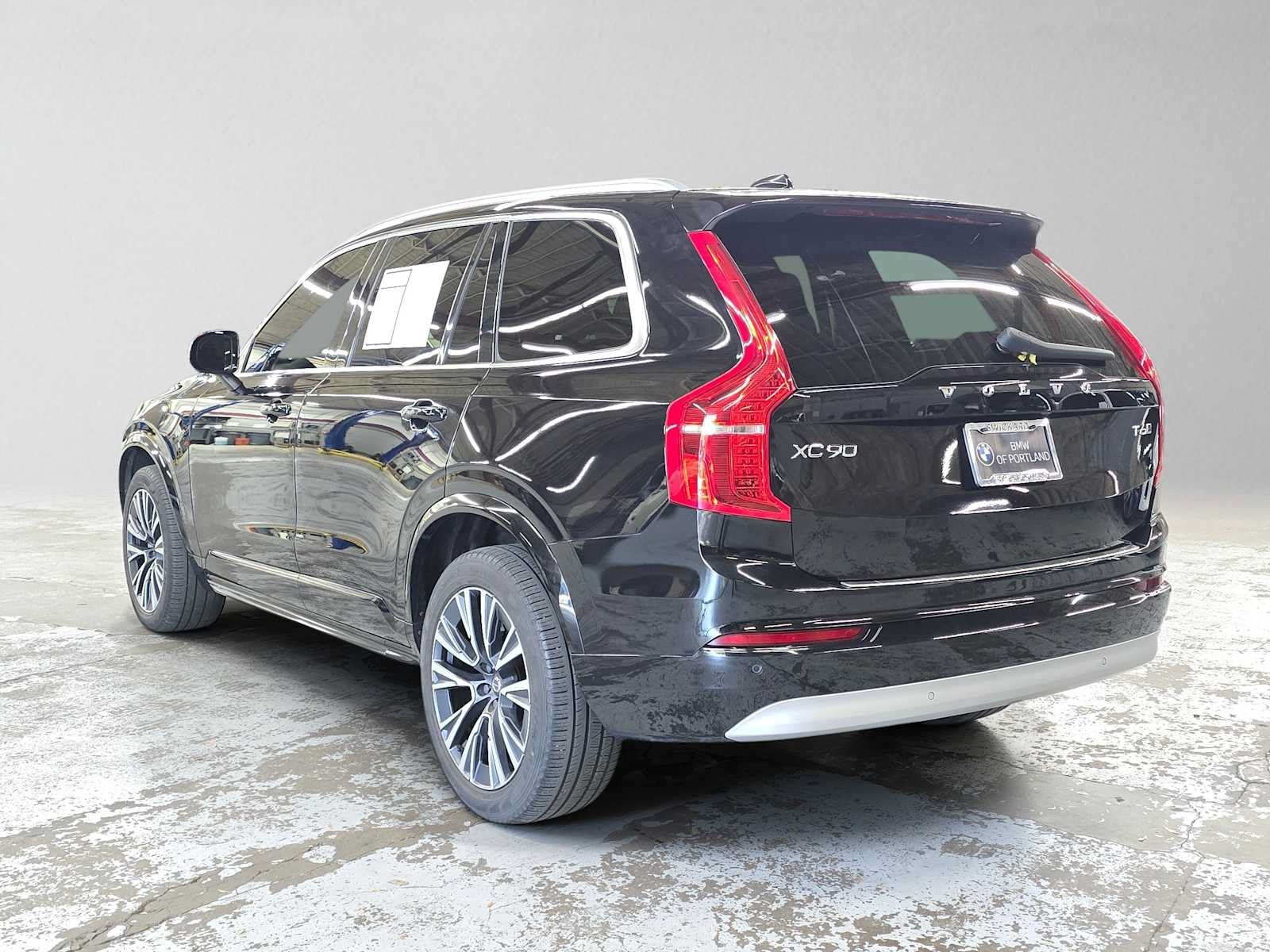 Used 2022 Volvo XC90 T6 Momentum w/ Climate Package AWD/4WD image 5