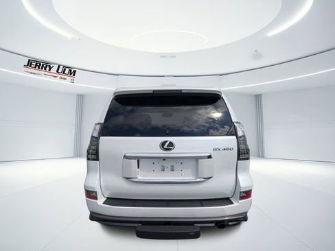Used 2023 Lexus GX 460 Premium w/ Accessory Package image 4