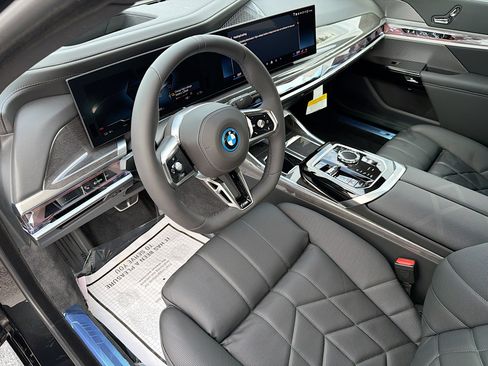 New 2026 BMW i7 xDrive60 AWD/4WD image 25