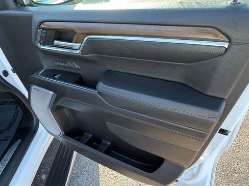 Certified 2023 Chevrolet Silverado 1500 High Country w/ High Country Premium Package AWD/4WD image 16
