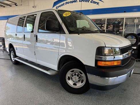 Used 2024 Chevrolet Express 2500 w/ Driver Convenience Package RWD image 2