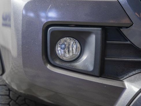 Used 2019 Toyota Tacoma TRD Off-Road image 15