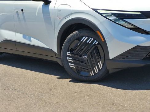 New 2026 Nissan Leaf FWD image 2
