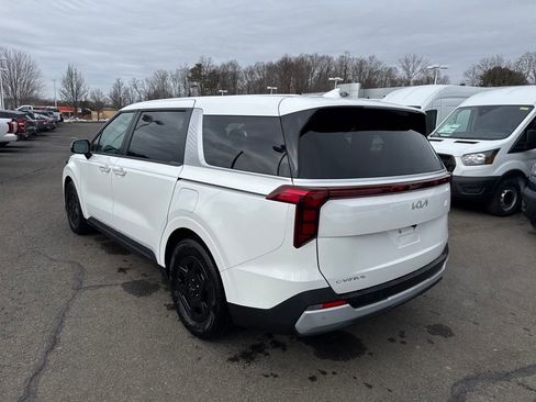 Used 2025 Kia Carnival image 8