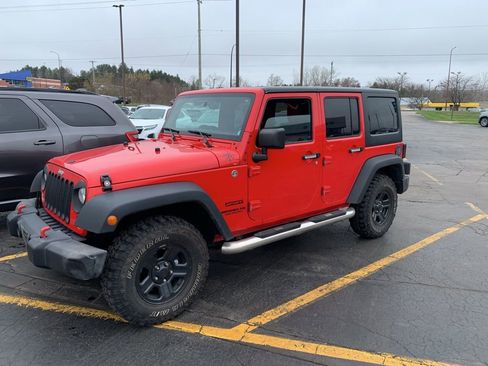 Used 2015 Jeep Wrangler Unlimited Sport w/ Max Tow Package AWD/4WD image 2