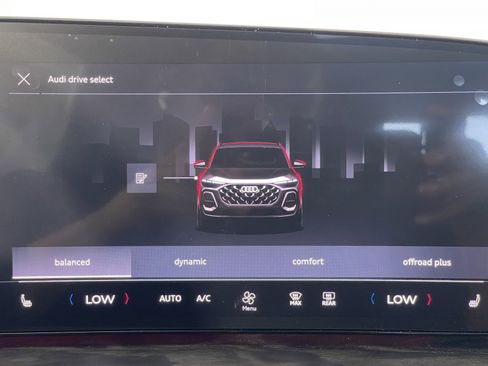 Used 2025 Audi Q5 Premium Plus w/ Premium Plus image 32