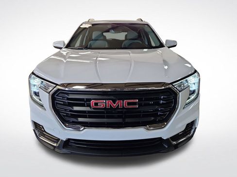 Used 2023 GMC Terrain SLE w/ Driver Convenience Package AWD/4WD image 9