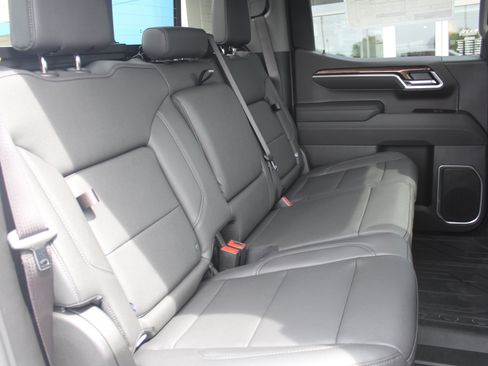 New 2026 Chevrolet Silverado 1500 RST w/ Dark Appearance Package AWD/4WD image 17
