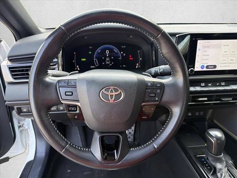 Used 2025 Toyota Camry SE FWD image 13