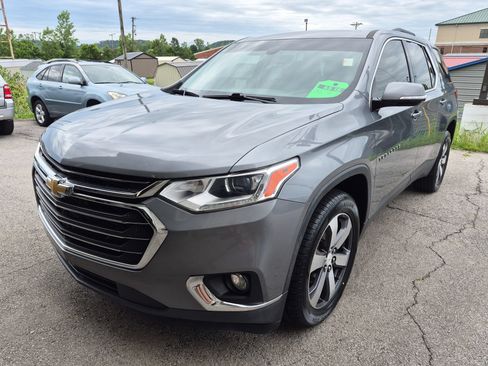 Used 2018 Chevrolet Traverse LT FWD image 7
