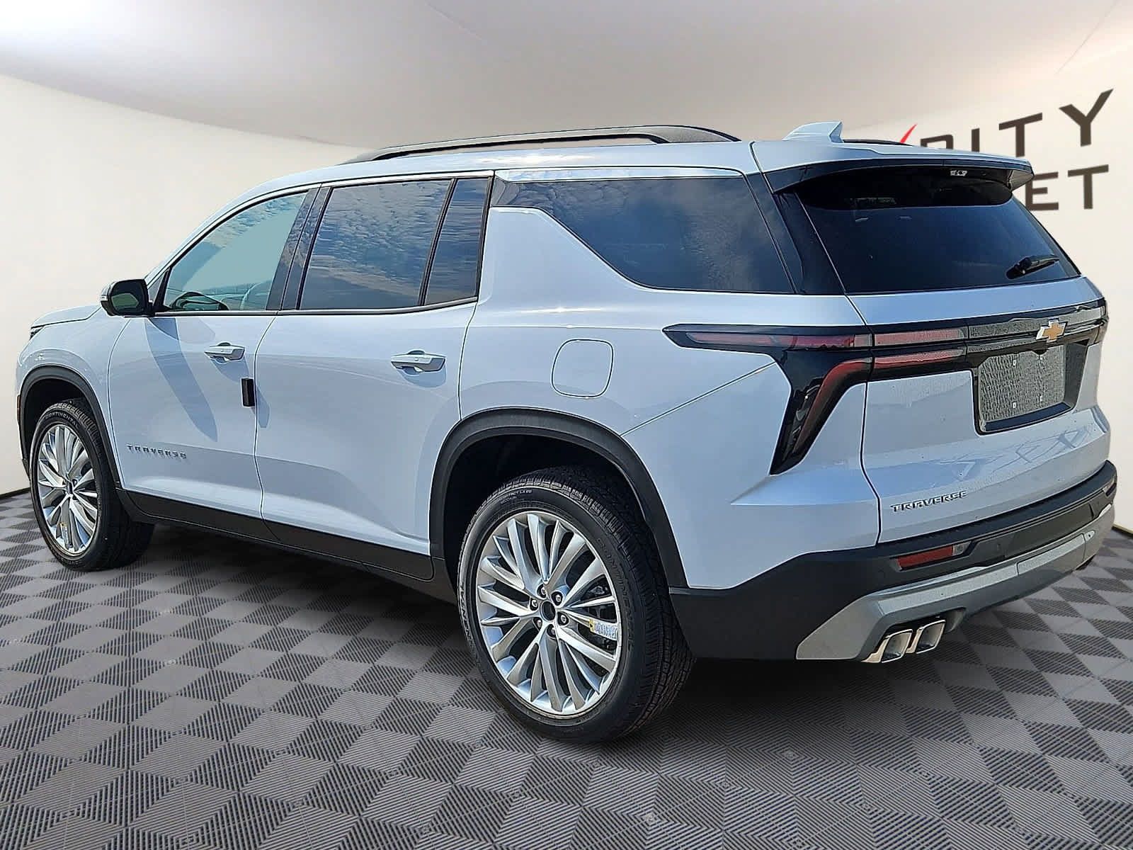 New 2027 Chevrolet Traverse LT w/ Driver Confidence Package FWD image 6