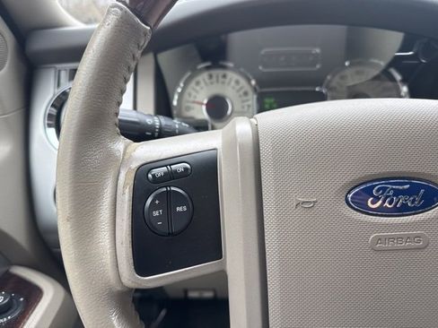 Used 2010 Ford Expedition Limited image 18