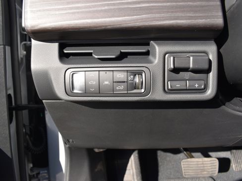 New 2025 GMC Sierra EV Denali image 40