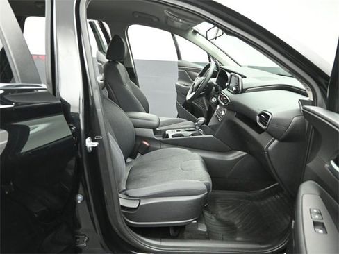 Used 2019 Hyundai Santa Fe SE image 29