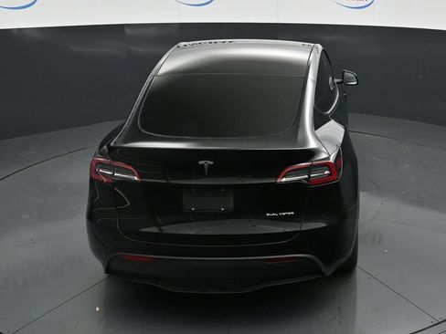 Used 2022 Tesla Model Y Long Range AWD/4WD image 23