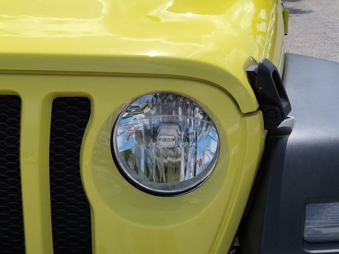 Used 2023 Jeep Wrangler Sport AWD/4WD image 10