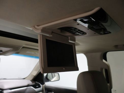 Used 2015 Chevrolet Suburban LTZ AWD/4WD image 11