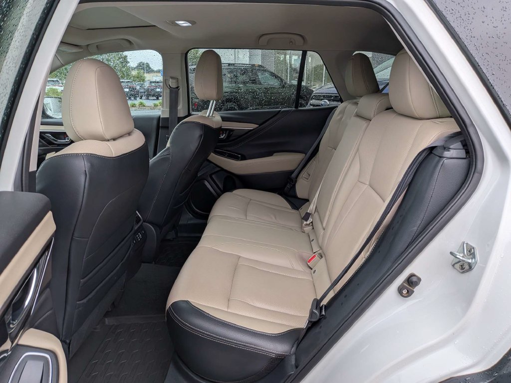 Used 2022 Subaru Ascent Limited w/ Technology Package AWD/4WD image 16