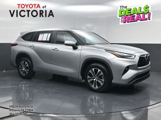 Used 2023 Toyota Highlander XLE video 1