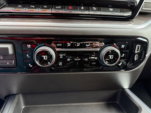 Used 2024 Chevrolet Silverado 1500 LTZ AWD/4WD image 19