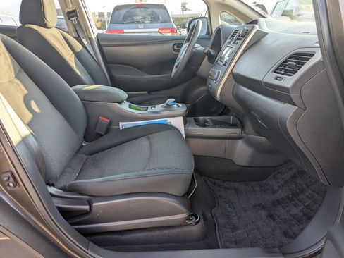 Used 2016 Nissan Leaf S w/ Charger Package image 19