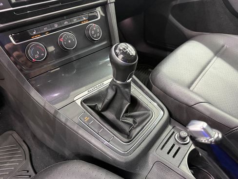 Used 2019 Volkswagen Golf Alltrack S AWD/4WD image 20