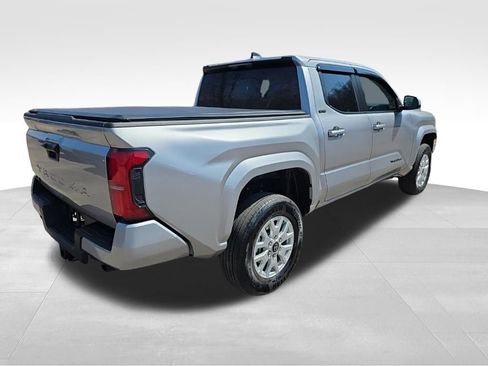 Used 2025 Toyota Tacoma SR5 image 5