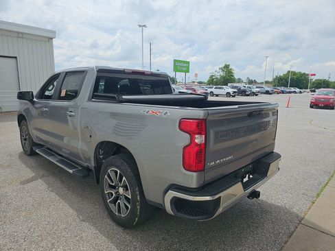 Used 2023 Chevrolet Silverado 1500 LT AWD/4WD image 4