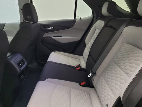 Used 2021 Chevrolet Equinox LS w/ LS Convenience Package image 18