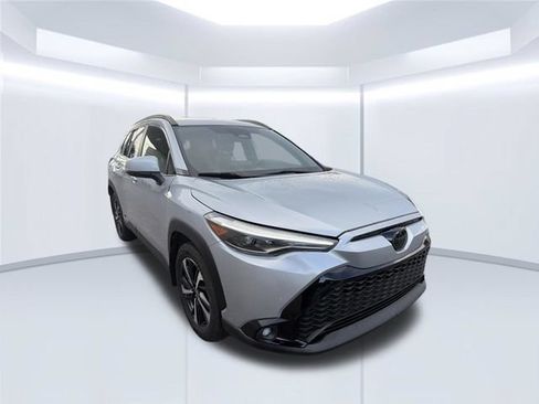 Used 2023 Toyota Corolla Cross AWD Hybrid w/ Convenience Package image 3