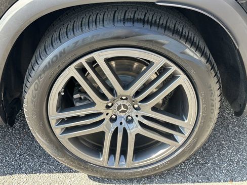 Certified 2025 Mercedes-Benz GLS 450 4MATIC image 23