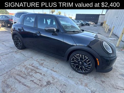 Used 2026 MINI Cooper 4-Door Hardtop FWD image 2