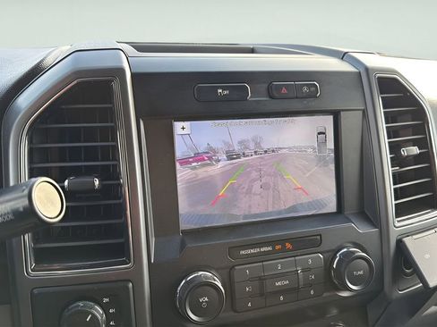 Used 2019 Ford F150 XLT w/ Equipment Group 302A Luxury AWD/4WD image 31
