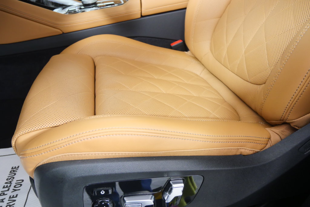 Certified 2026 BMW X6 xDrive40i AWD/4WD image 10