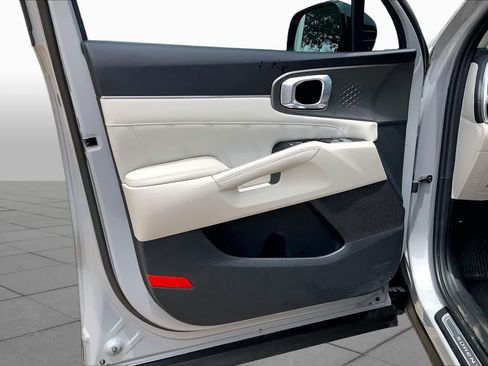 Certified 2023 Kia Sorento SX AWD/4WD image 22