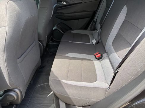 Used 2024 Chevrolet TrailBlazer LT w/ LT Cold Weather Package FWD image 37