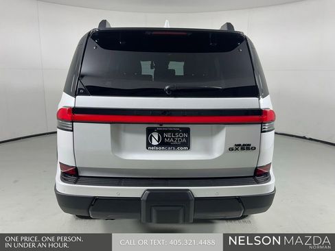 Used 2024 Lexus GX 550 AWD/4WD image 8