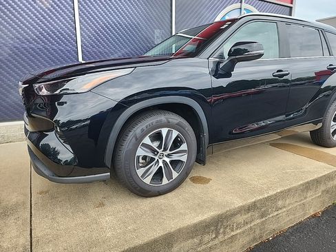 Used 2023 Toyota Highlander L image 49