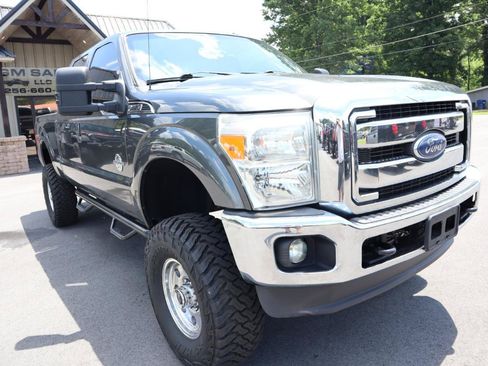 Used 2016 Ford F250 Lariat w/ Lariat Ultimate Package AWD/4WD image 3