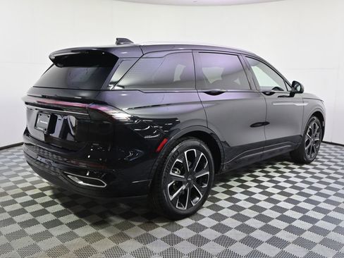 New 2026 Lincoln Nautilus Reserve image 7