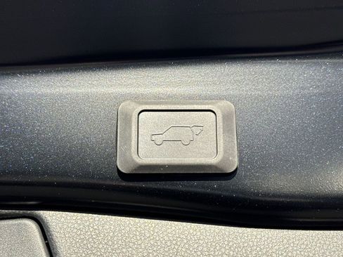 New 2025 Toyota RAV4 SE image 27