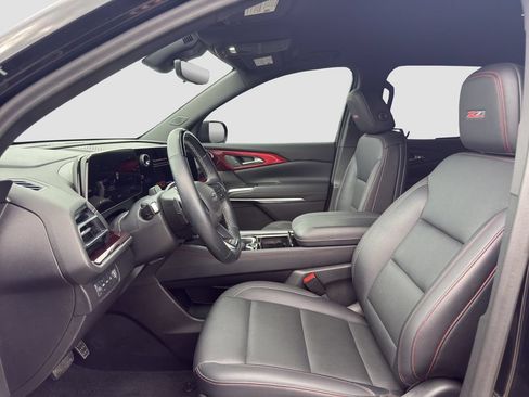 Used 2024 Chevrolet Traverse Z71 w/ Enhanced Driving Package AWD/4WD image 9