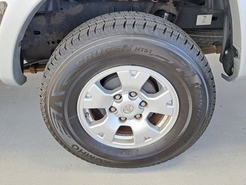 Used 2012 Toyota Tacoma PreRunner w/ SR5 Pkg image 33